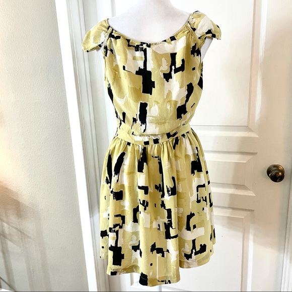 Joie 100% silk abstract pattern dress - Picture 3 of 6